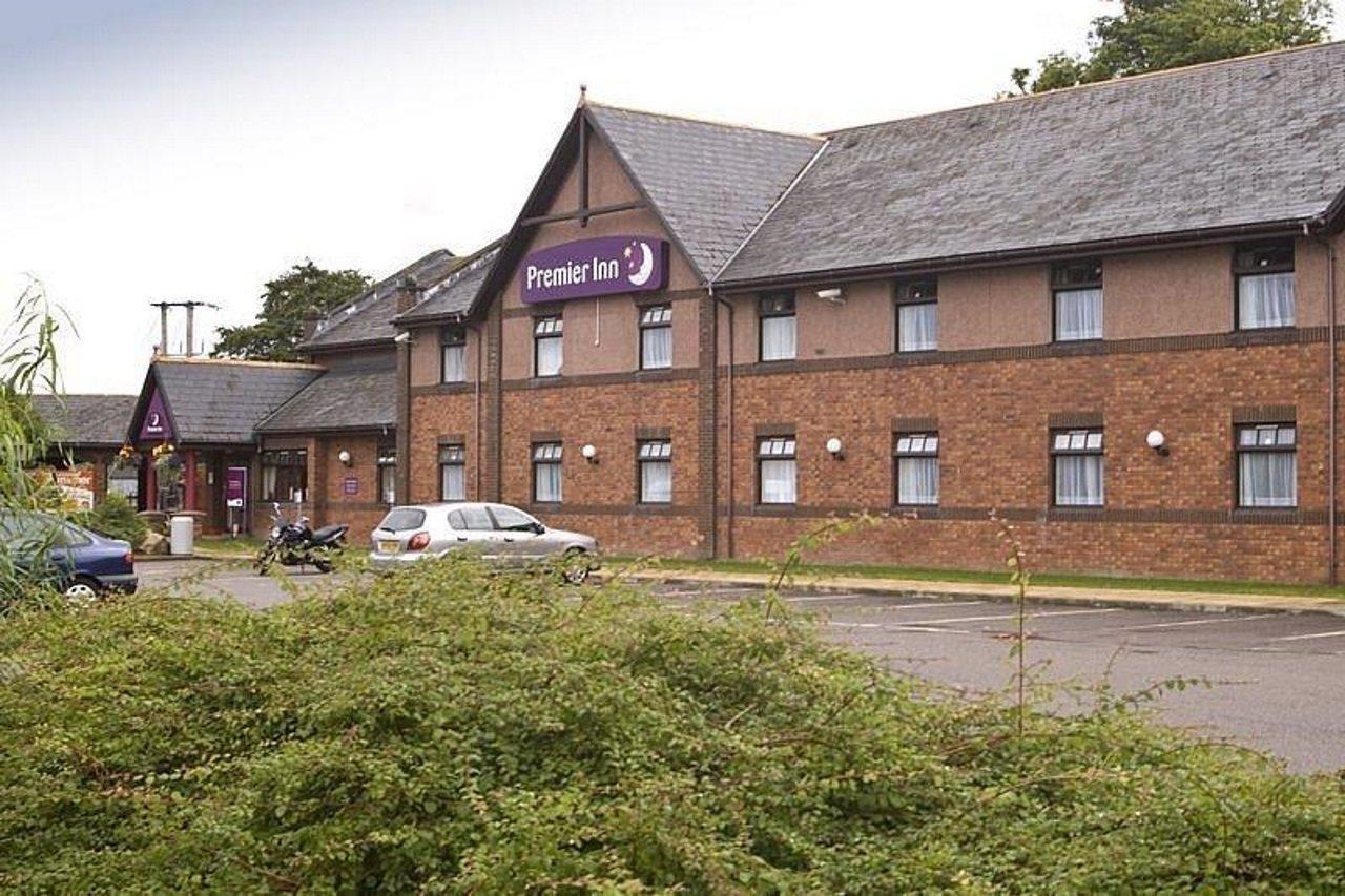Premier Inn Inverness East Exterior foto