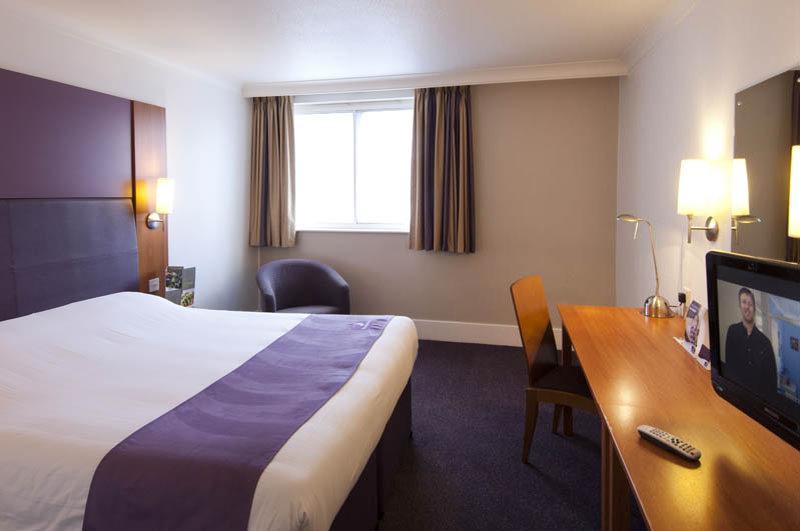 Premier Inn Inverness East Exterior foto