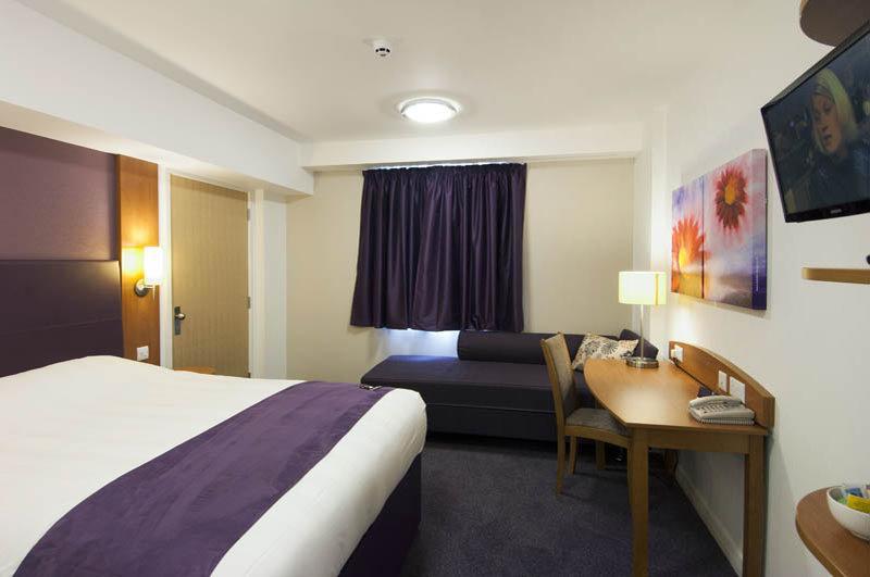 Premier Inn Inverness East Exterior foto